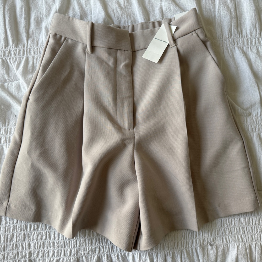 A&F Tailored Short - Brand New